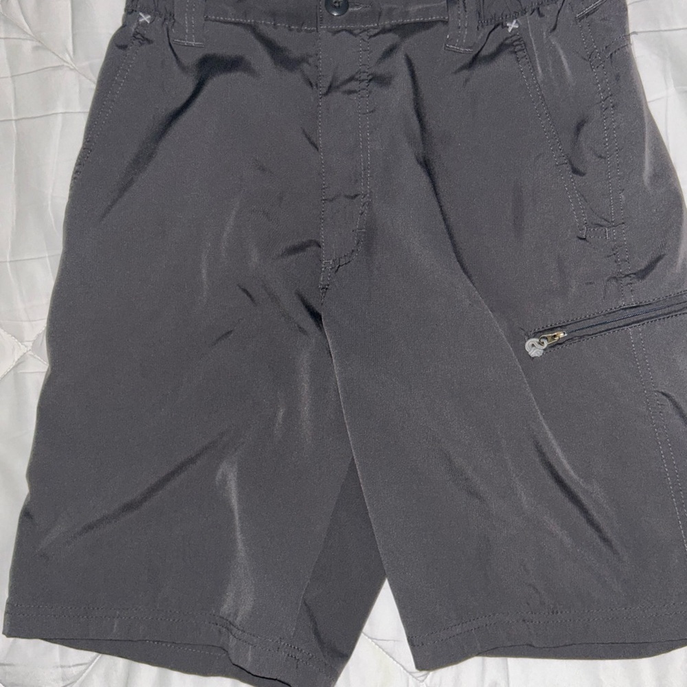 Men’s Gray Cargo Shorts Sz 30